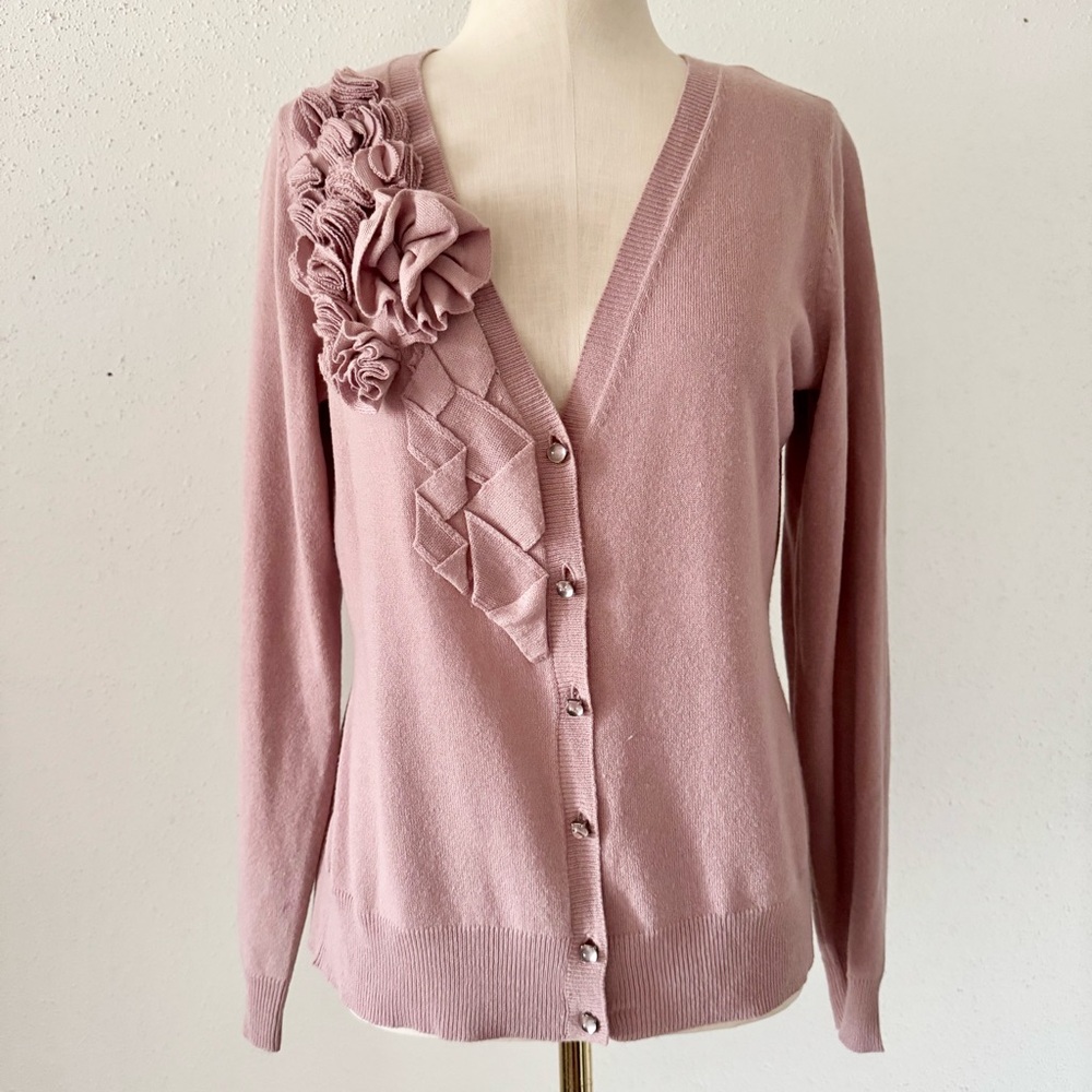 NY&Co Lavender V-Neck Knit Cardigan w/ Floral Appliqué Details Women's sz Medium - Picture 2 of 7
